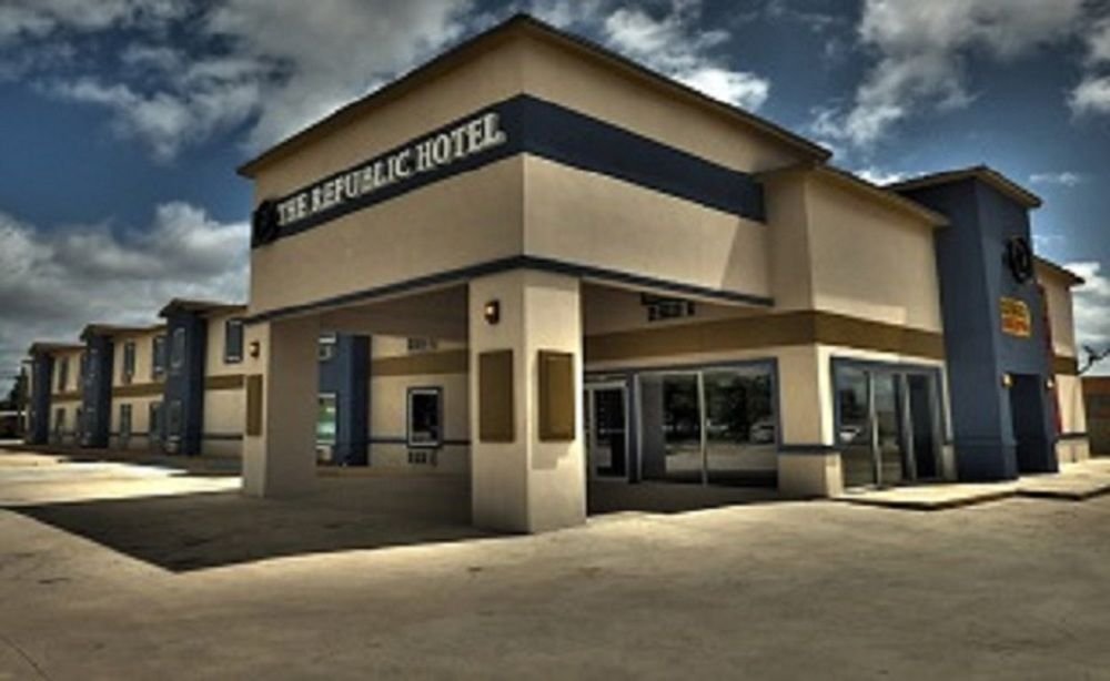 Фото отеля 1