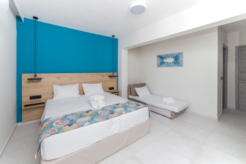 Фото Mythic Summer Hotel