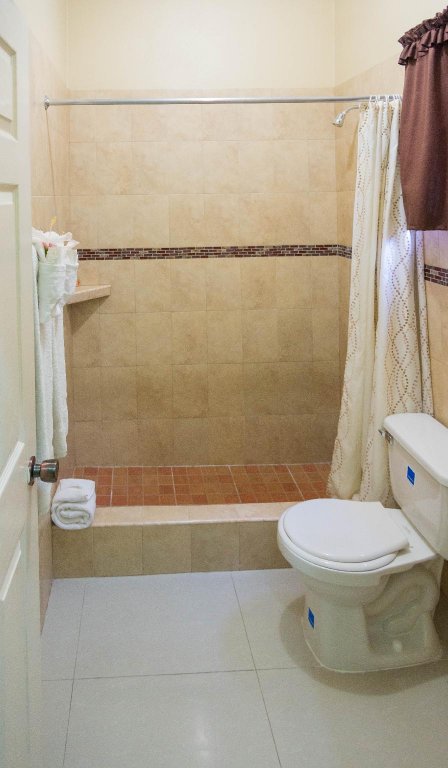 Фото Donway, A Jamaican Style Village