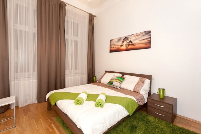 Фото Hybernska Apartments