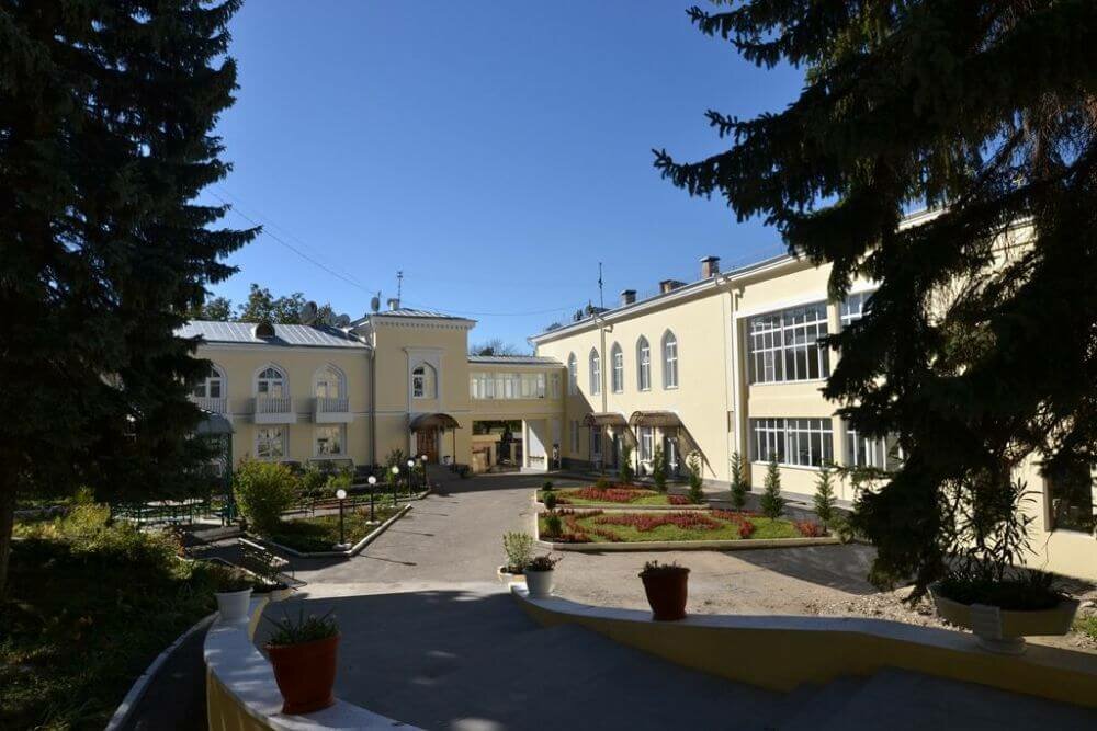 Memorial plaque, foundation stone Здесь в годы Великой Отечественной войны находился эвакогоспиталь № 2001/5396, Kislovodsk, photo