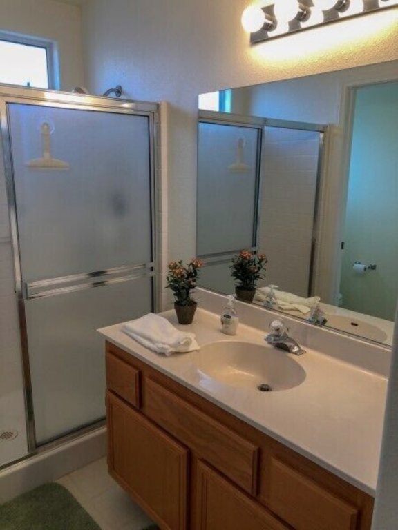 Фото Mike Stubbs Home 3 Bedrooms 2 Bathrooms Home