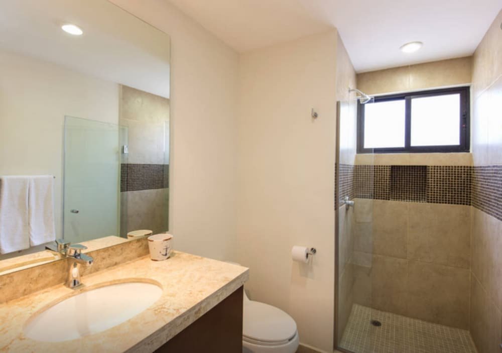 Фото Amazing 2br condo surrounded by nature by Happy Address