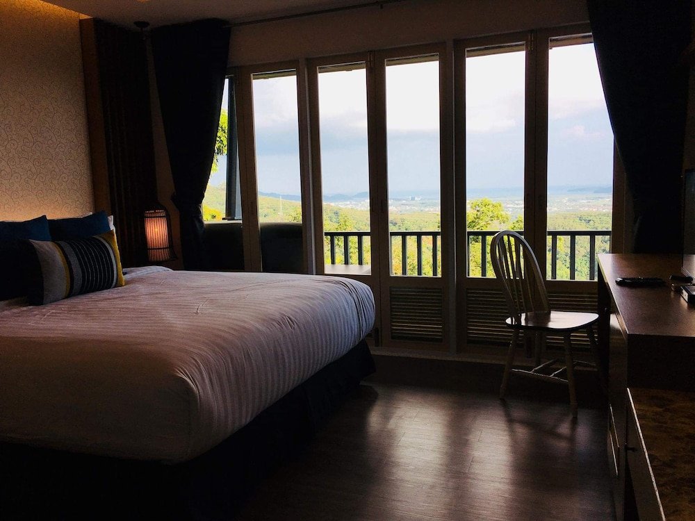 Фото Phuket View Coffee and Resort