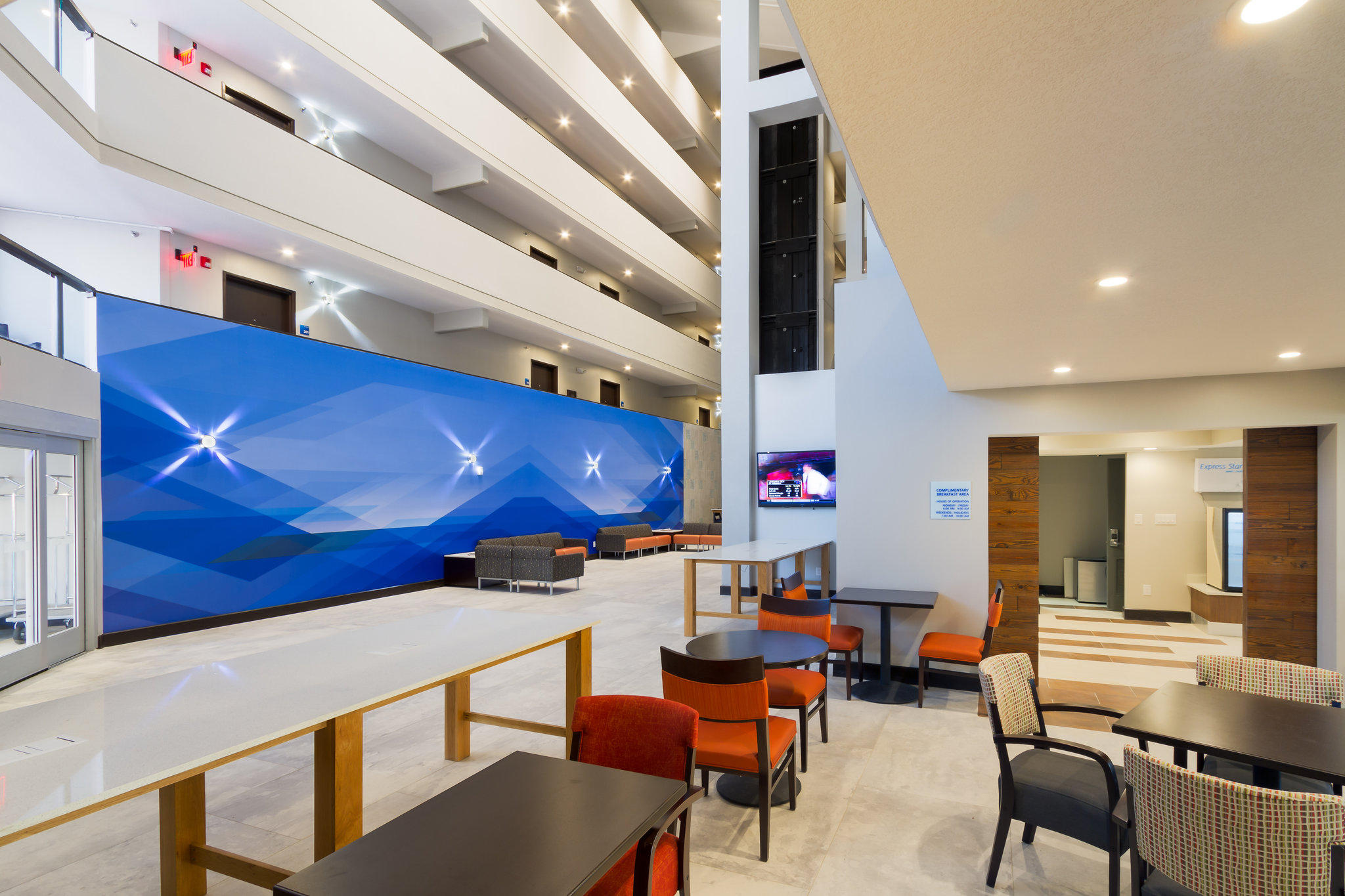 Фото Holiday Inn Express & Suites San Antonio Medical-Six Flags, an Ihg Hotel