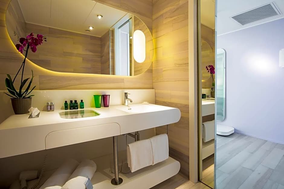 Фото Voco Milan - Fiere, an Ihg Hotel