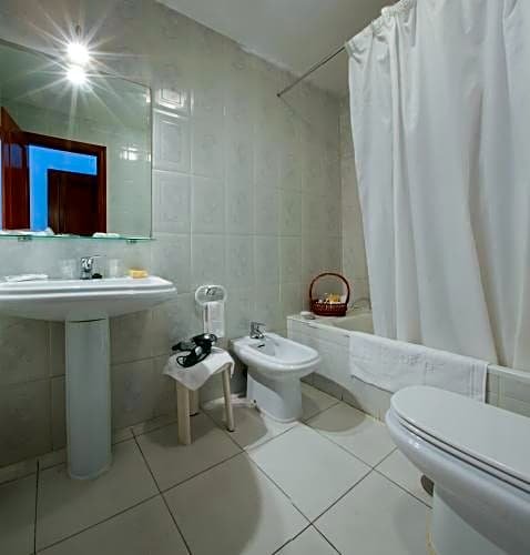 Фото Hotel Madrid