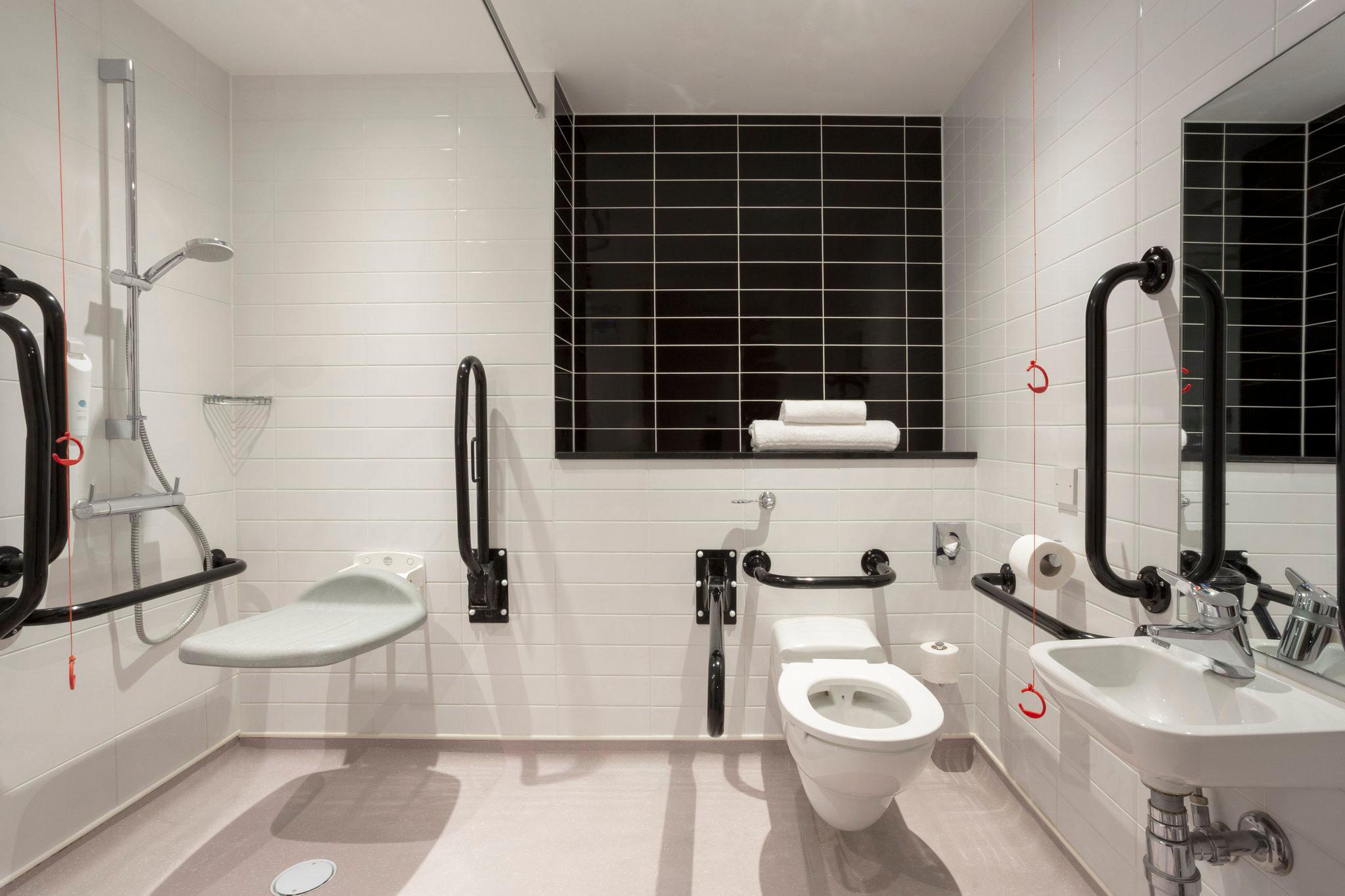 Фото Holiday Inn Express Dunstable, an Ihg Hotel