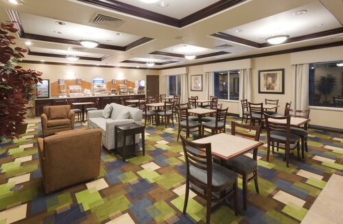 Гостиница Holiday Inn Express & Suites Omaha I-80, an Ihg Hotel