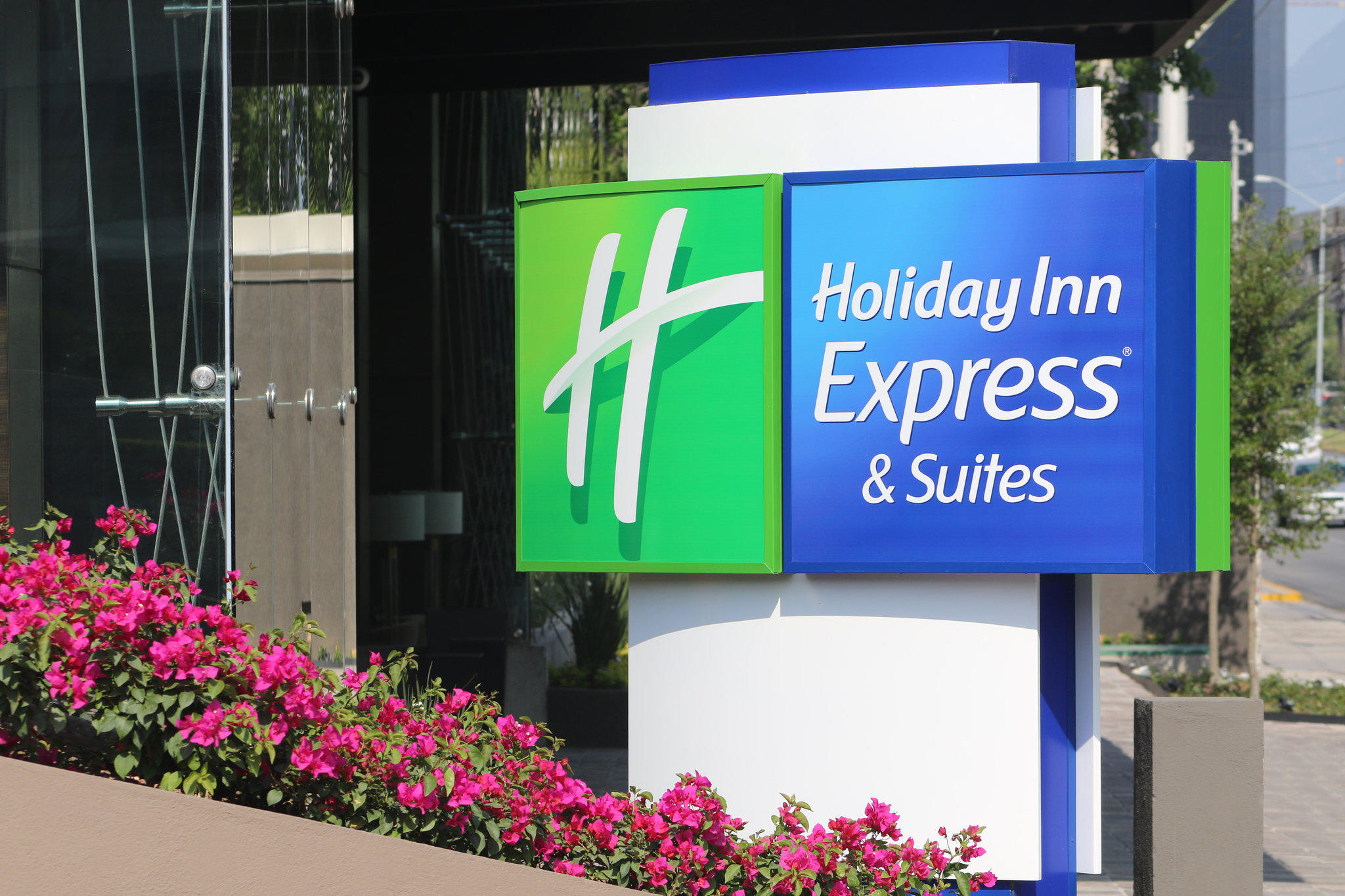 Фото Holiday Inn Express & Suites Monterrey Valle, an Ihg Hotel