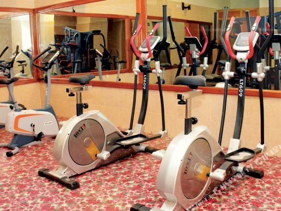 Фото La Posh Hotel