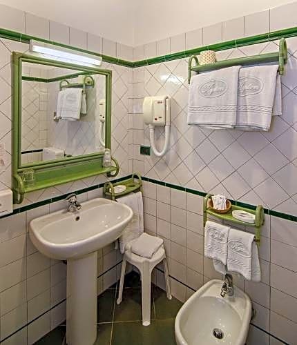 Фото Hotel Kyrton