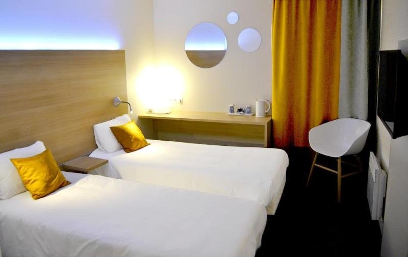 Фото Hotel Kyriad Le Mans Est