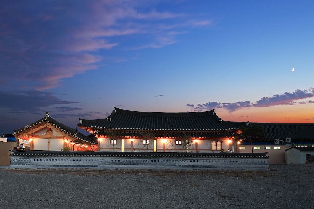 Фото Wiyeonjae Hanok Stay