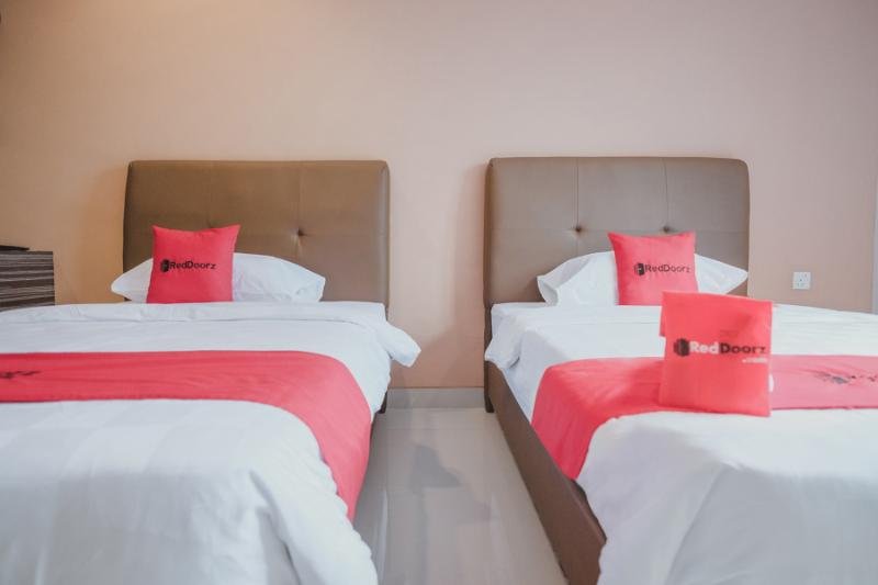 Фото RedDoorz Plus @ Batam Center