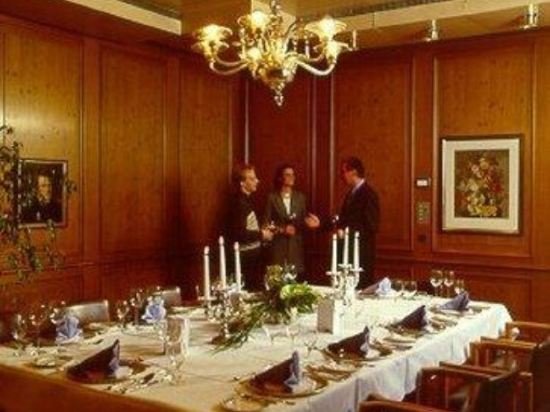 Фото Courtyard by Marriott Freiburg