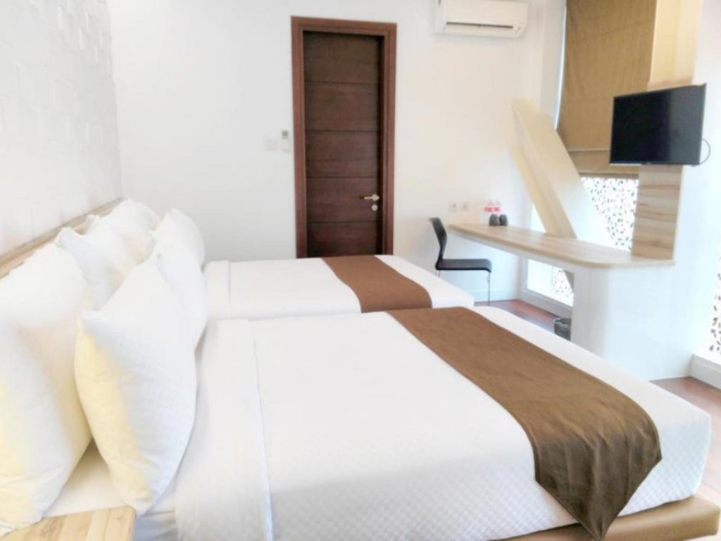 Фото The Alimar Hotel