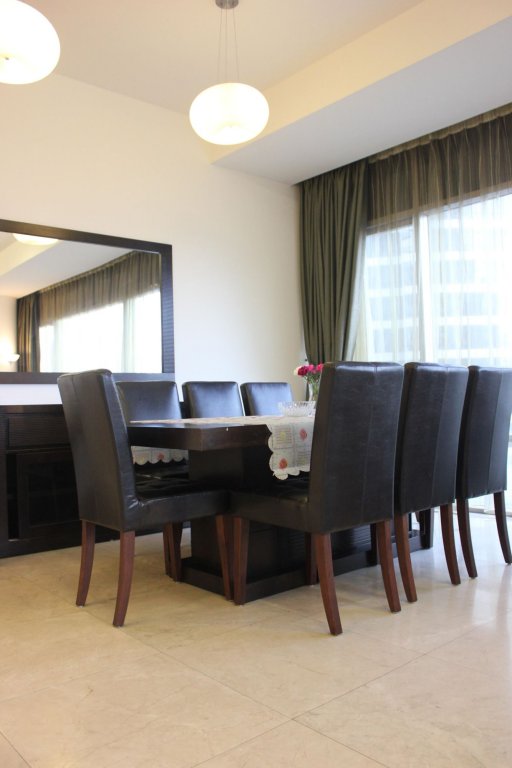 Фото Pavilion Bukit Bintang Modern Suites