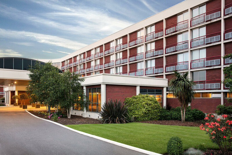 Гостиница Crowne Plaza London - Heathrow в Лондоне