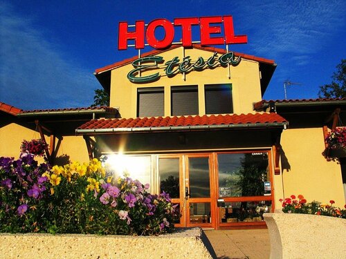 Гостиница Hotel Etesia в Монбризоне