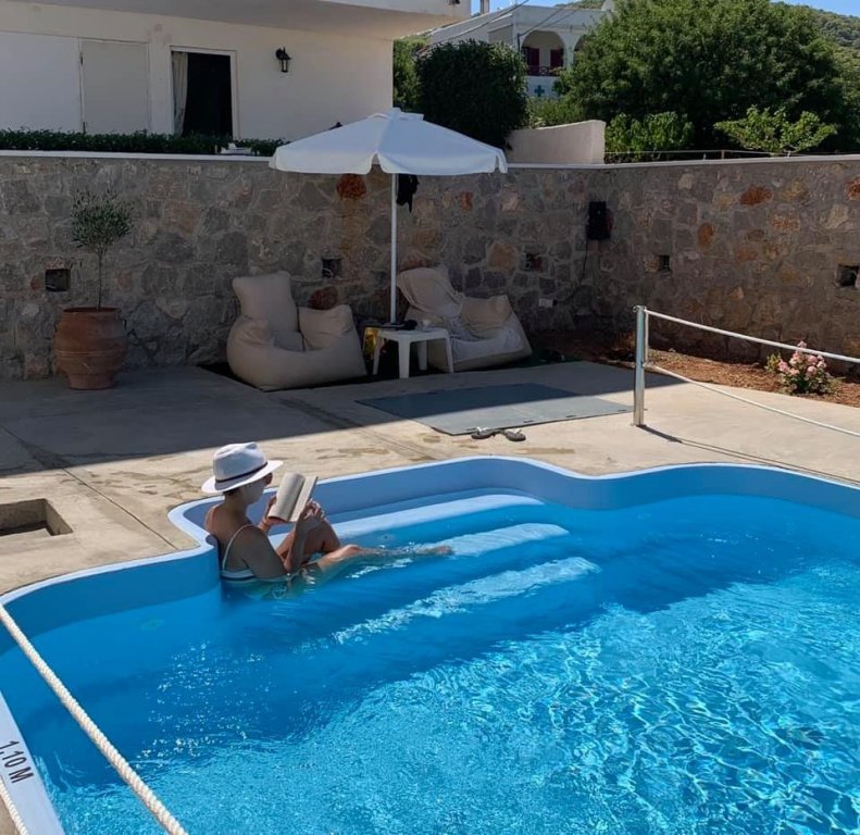 Фото Koukounari Apartments