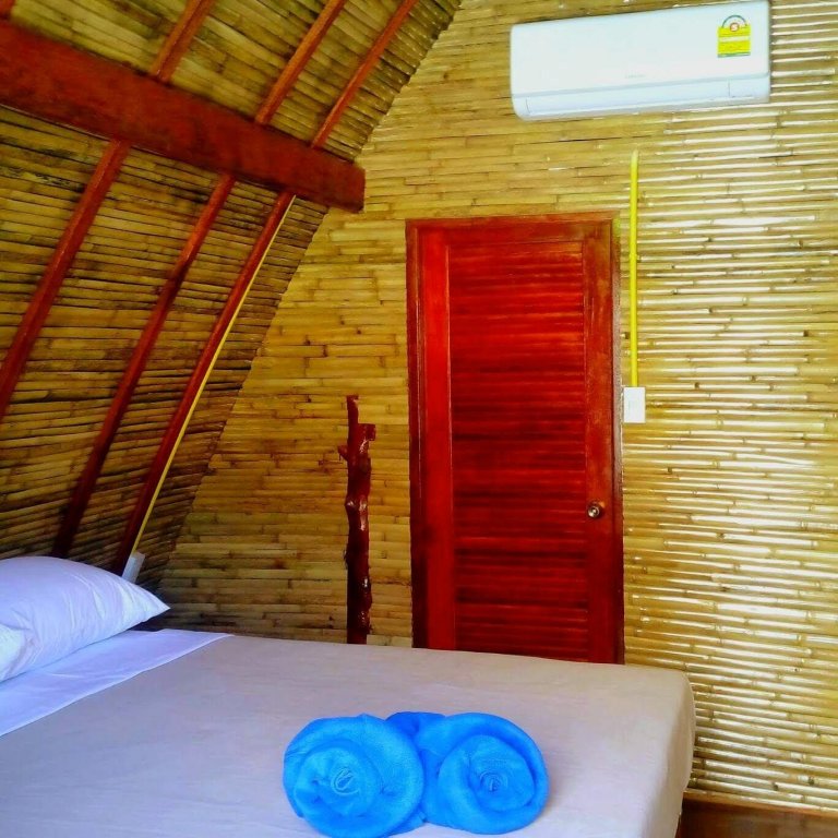 Фото Baan Maiphai Lanta