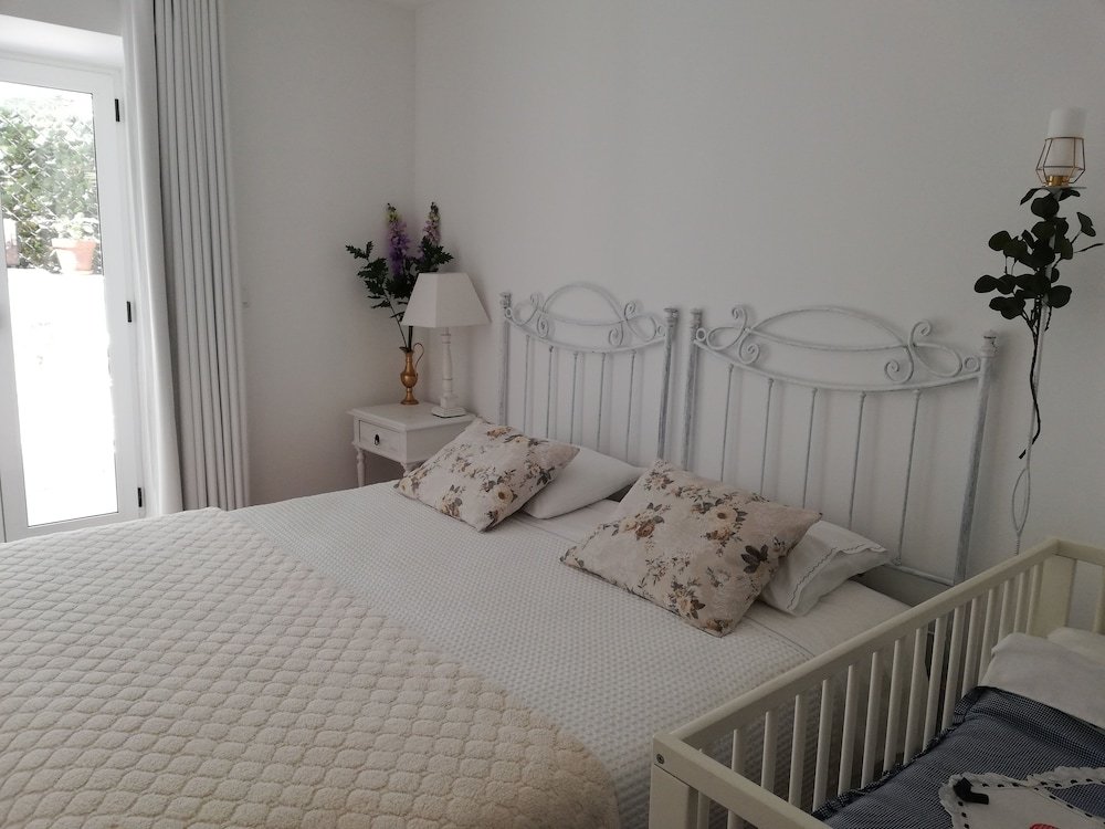 Фото Red House by the River