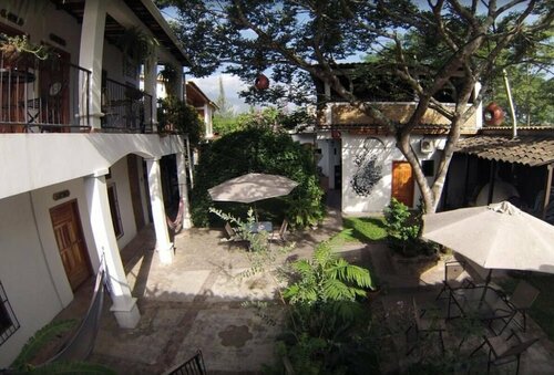 Гостиница Jardin Cafe Restaurant & Hostel в Гондурасе