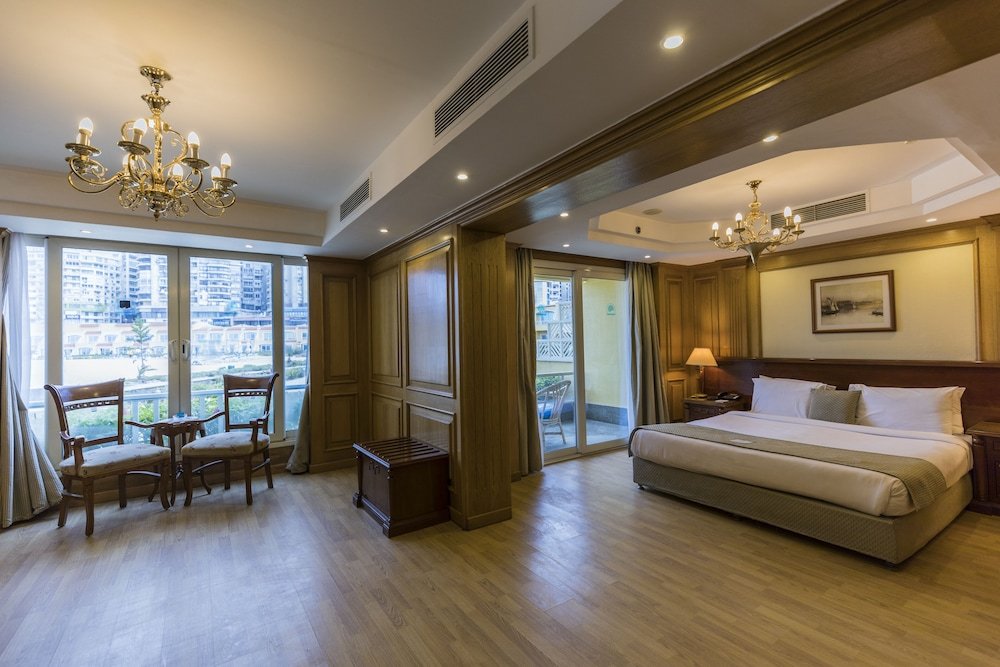 Фото Sunrise Alex Avenue Hotel