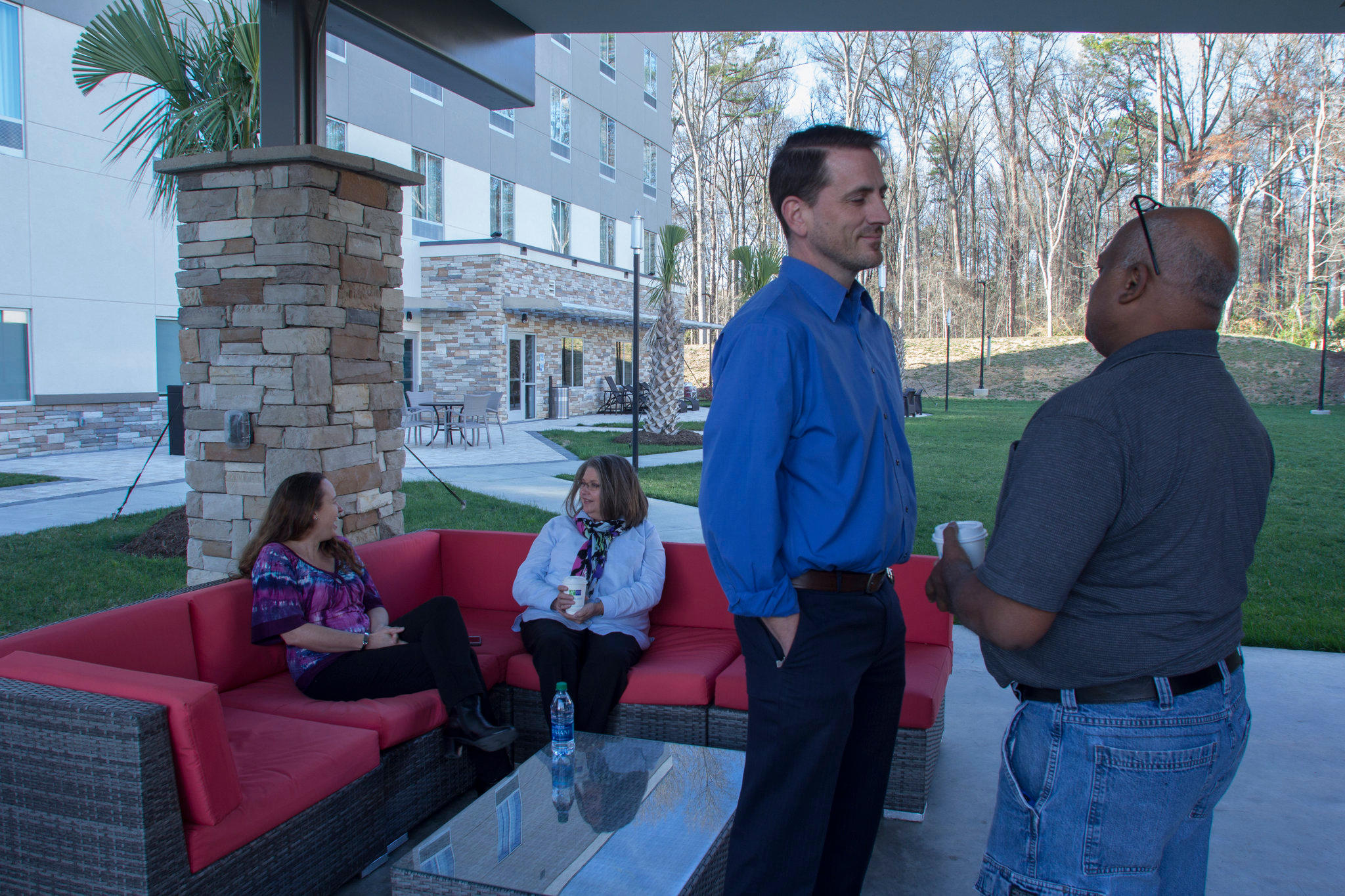 Фото Holiday Inn Express & Suites Charlotte Airport, an Ihg Hotel