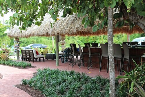 Внешний вид отеля Tropical Cottages в Марафоне, фото 4