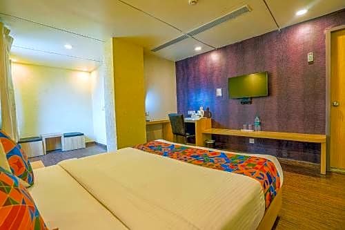 Фото The Solitaire Express