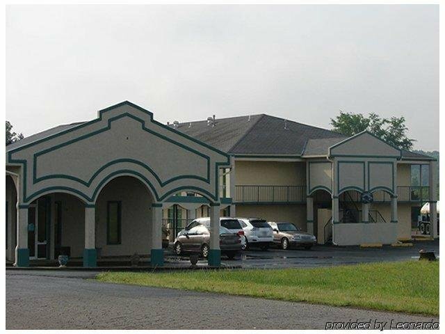 Hotel Americas Best Value Inn-Morrilton, State of Arkansas, photo