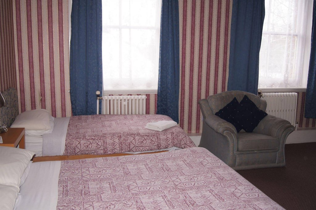 Фото The Castle Hotel Tamworth