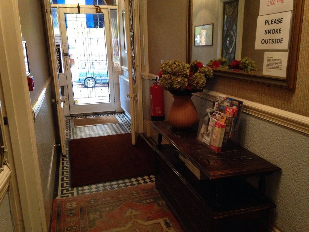 Фото отеля 3