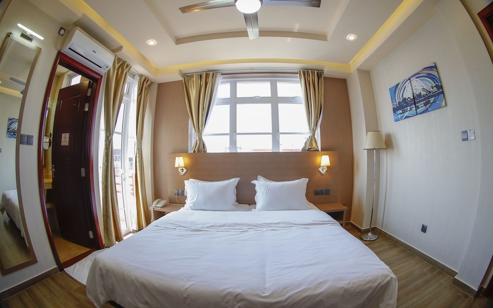 Фото Three Inn