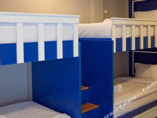 Фото The Secret Service Hotel