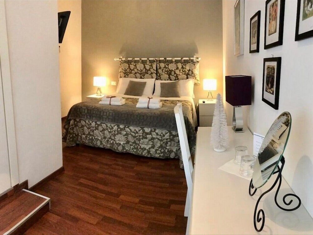 Фото Beside the Vatican