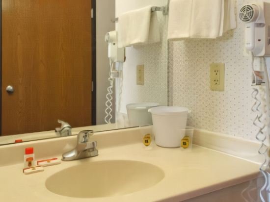 Фото Rodeway Inn Urbana Champaign University Area