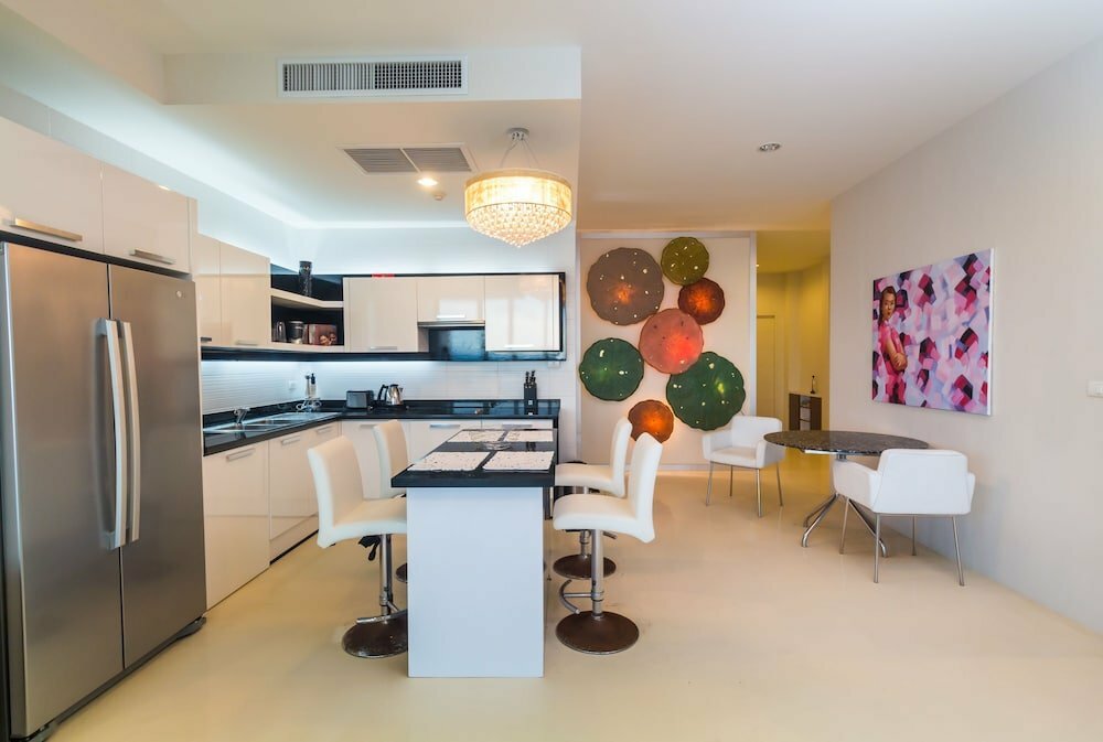 Short-term housing rental Apartment at Palmetto Condo by Lofty, Phuket Province, photo