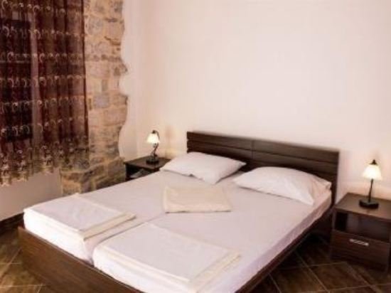 Фото D & Sons Apartments