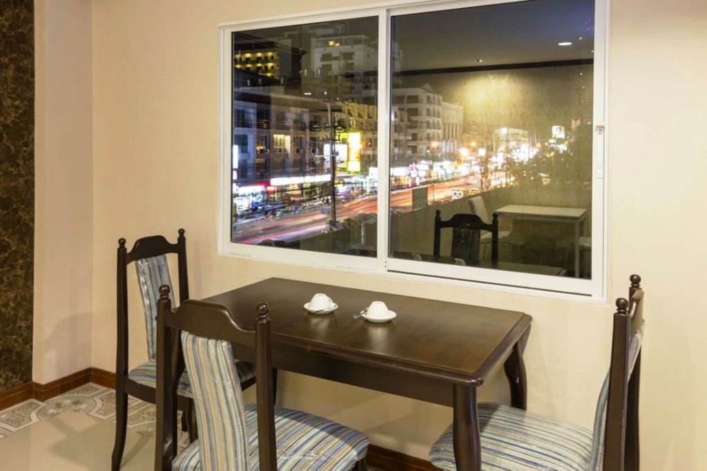 Фото Regenta Central Residency