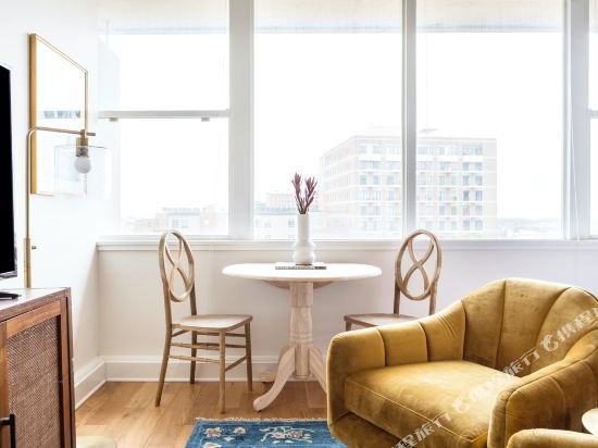 Фото Sonder Lafayette Square