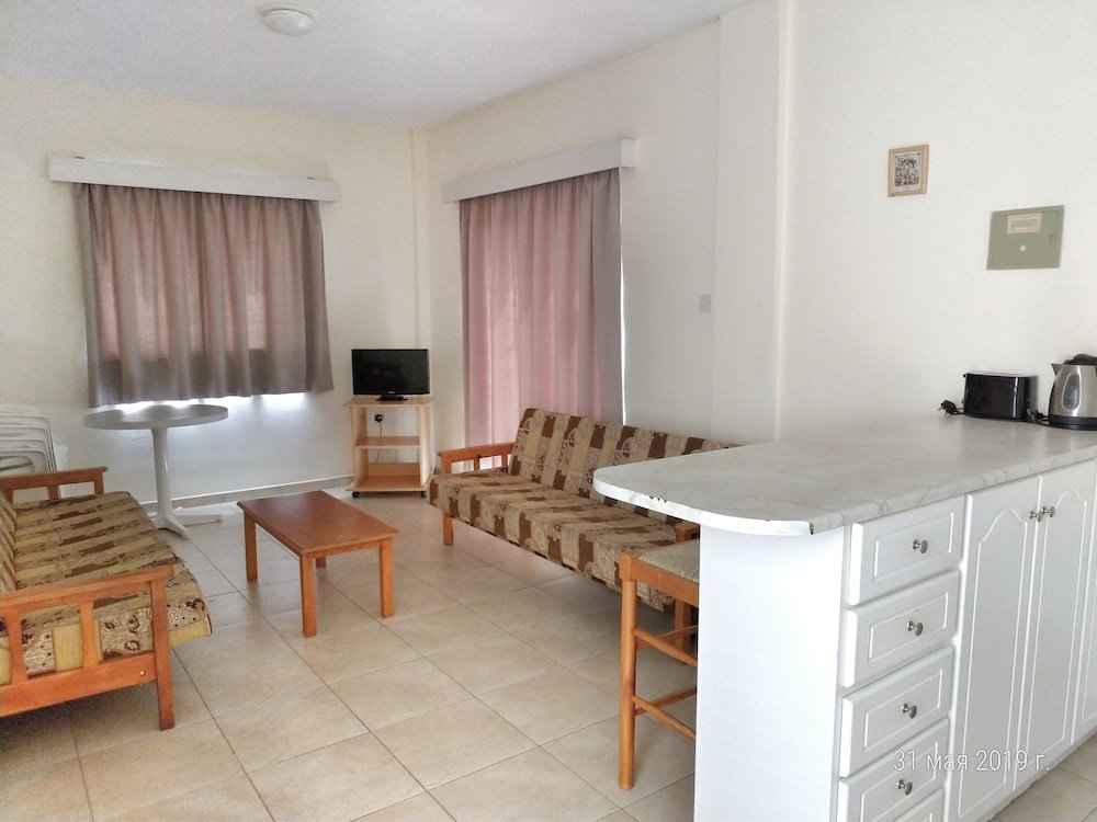 Фото Maricosta Hotel Apartments