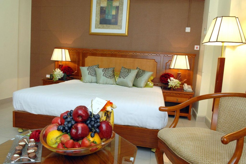 Фото Al Muntazah Plaza Hotel