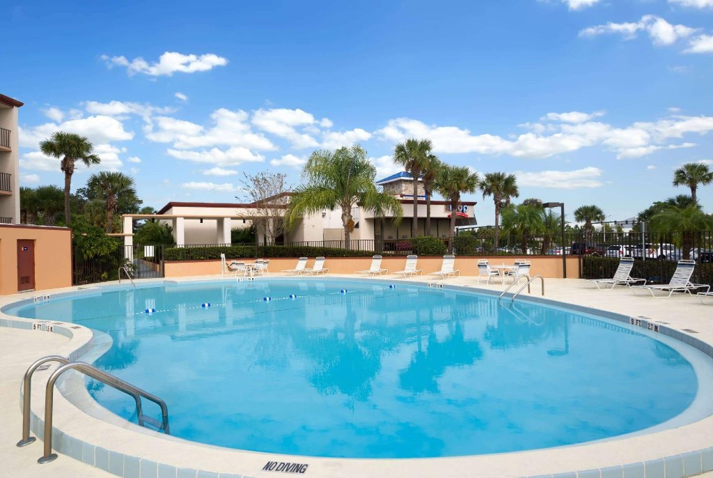 Фото Days Inn by Wyndham Orlando Conv. Center/International Dr