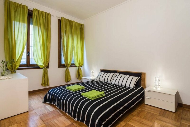 Гостиница Duomo 5 Apartment в Милане
