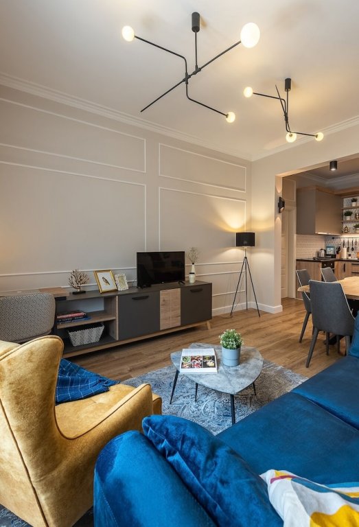 Фото 3 Bdr Top Center Artistic Apartment - 115 m2