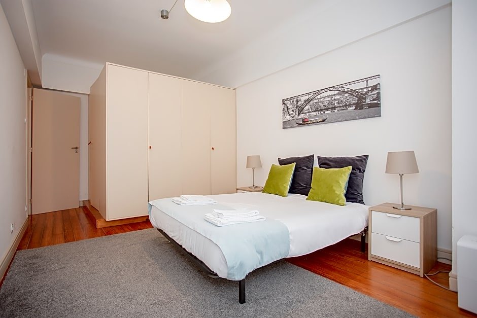 Фото Liiiving in Porto Light Spacious Apartment