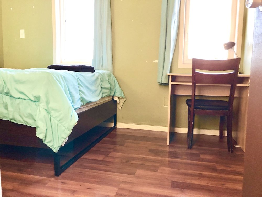 Фото Quiet Room Around York University Subway